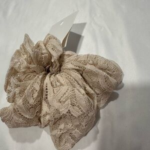 Express Lace Scrunchie